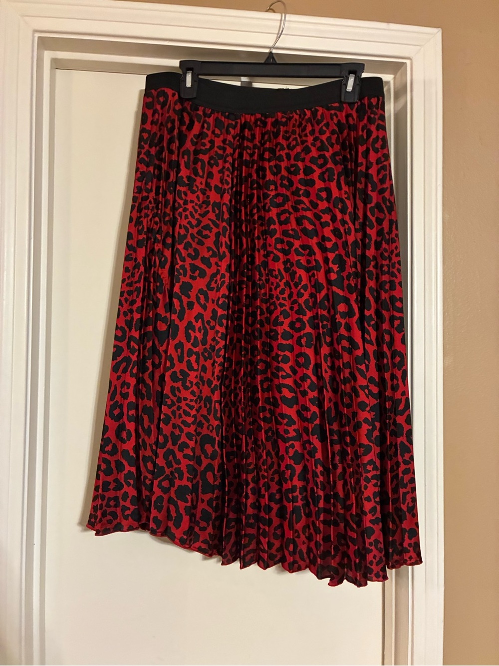 Red Leopard Print Pleated Midi Skirt